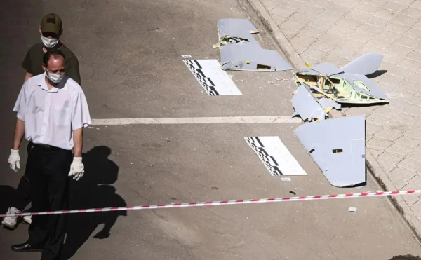 🎬 Момент взрыва беспилотника ВСУ над жилым двором Красногорска. Аппарат был сбит…