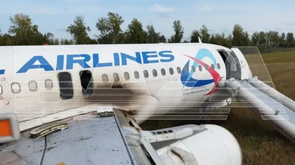🖼 А вот и место экстренной посадки самолёта «Уральских авиалиний» в Новосибирско…