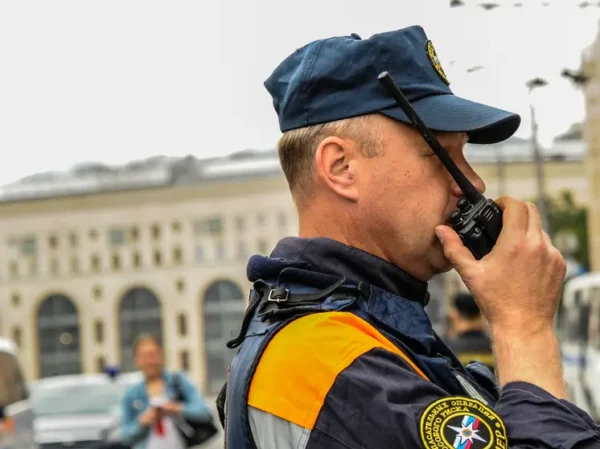 🖼 Четыре человека пострадали при взрыве гранаты около ресторана в Будённовске С…