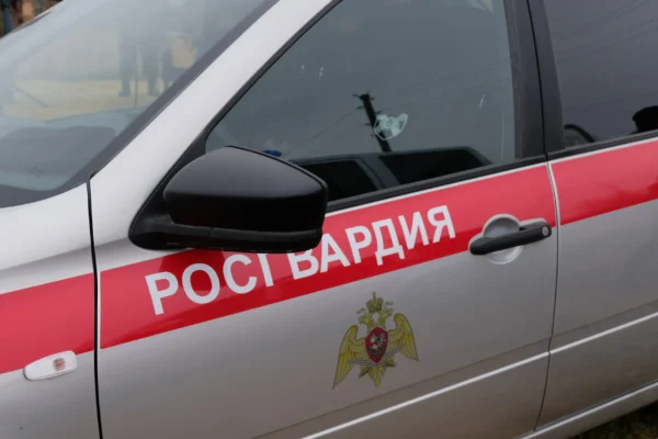 ↩️ Источник: две девушки задержаны в центре Москвы по подозрению в незаконной бан…