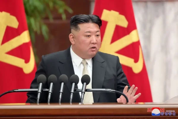 🖼 Ким Чен Ын в ближайшие дни посетит Россию с официальным визитом по приглашению …