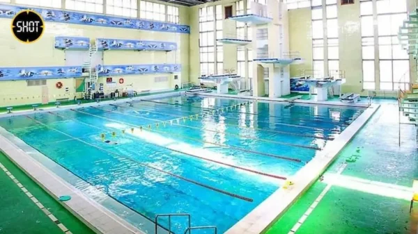 🖼 Руку мужчины засосало в фильтровую трубу бассейна в «Олимпийской деревне» в Мос…