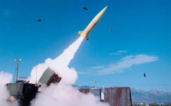 🇺🇦США передадут Украине дальнобойные ракеты ATACMS. Но пока только в «небольшом ко…
