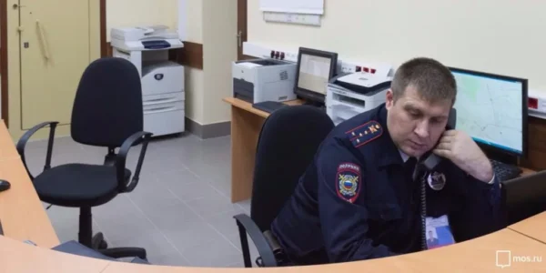 🎬 🗳️👮🏻‍♂️🤯 В Бутырском районе Москвы полицейские избили и задержали женщину…