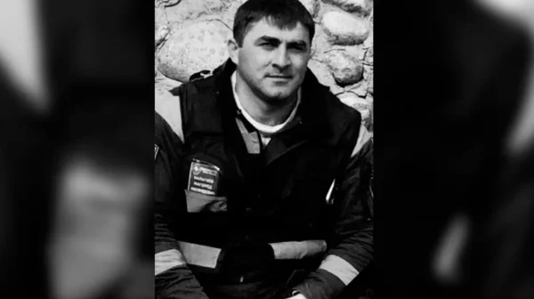 🖼 В Подмосковье простились со спасателем Олегом Калмыковым, погибшим в ходе поис…