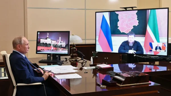 🎬 Владимир Путин проводит встречу с Рамзаном Кадыровым Президент попросил перед…