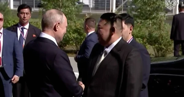 ↩️🎬 Владимир Путин встретился с Ким Чен Ыном на космодроме «Восточный». Путин поп…
