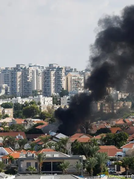 🎬 ХАМАС устроило массированный обстрел Ашкелона — по израильскому городу одновр…