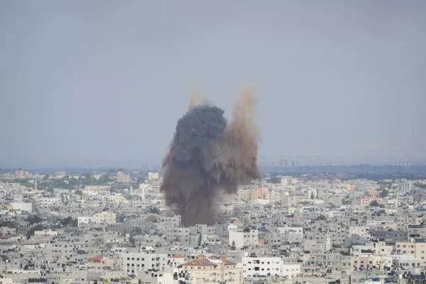 🎬 🫡Израиль за ночь нанес удары по более чем 500 объектам в Секторе Газа, сообщил Ц…