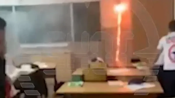 🎬 Пожар во время урока 9 класса в школе №2 Анапы — в кабинете произошло короткое за…