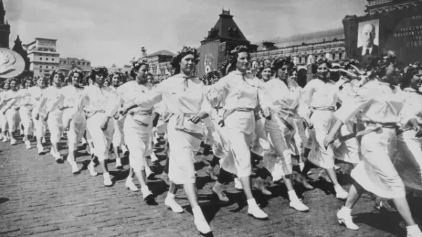 🖼 🙄Путин потребовал возродить сталинские спортивные парады на Красной площади …