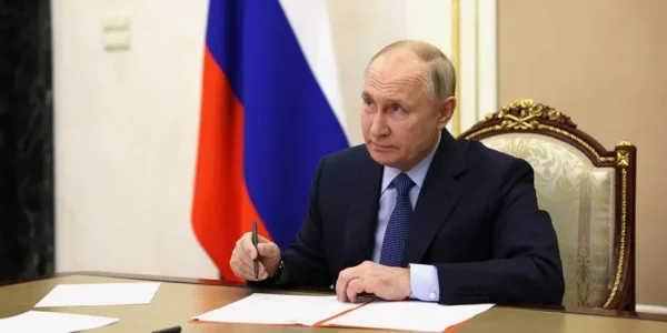 🖼 Владимир Путин проводит совещание по ситуации в Дагестане Президент вместе с с…