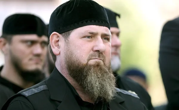 [GIF] 🤷🏻‍♂️Кадыров пригрозил увольнять чиновников, если их дети не знают чеченски…