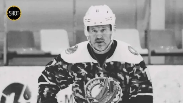 🎬🖼 Хоккеист умер прямо во время матча в Москве Как стало известно SHOT, трагедия п…