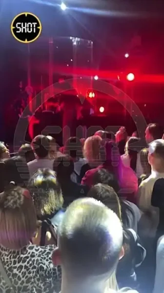 ↩️🎬 Тиктокер и певец XOLIDAYBOY упал в обморок во время выступления в Ставрополе. Ране…