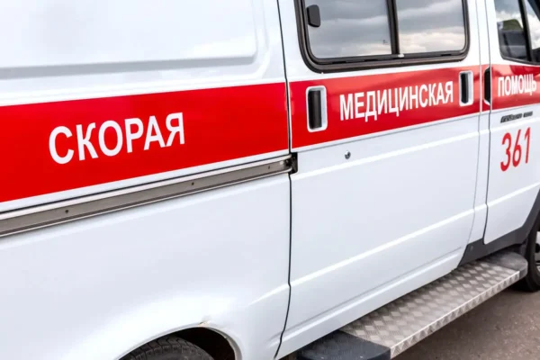 В Москве школьницу выбросили в окно одноклассники во время перемены. У девочки по…