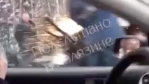 🎬🖼 Момент жëсткого ДТП в Рыбинске: легковушка на огромной скорости протаранила …