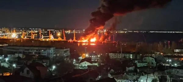 🎬🖼 🔥ВСУ ударили по российскому десантному кораблю «Новочеркасск» в Крыму, соо…