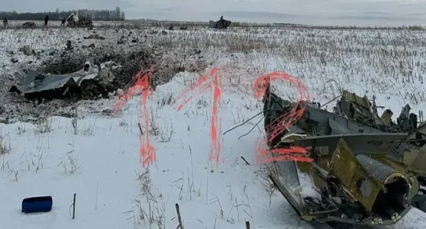↩️🖼 Пилот смог увести горящий Ил-76 от домов деревни Яблоново, борт упал в поле. Не…