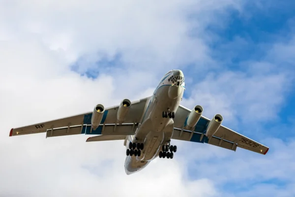 ↩️🖼 Все 63 человека, которые находились на борту разбившегося Ил-76, погибли, сообщ…