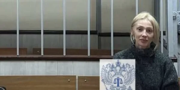 🖼 Настя Ивлеева подала в суд на производителя своих энергетиков Easy Peasy. Со смолен…