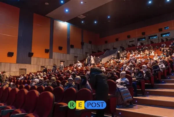 🖼 🤢🍿Около 500 жителей Вологды посмотрели интервью Путина в кинотеатре. Власти у…