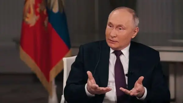 🎬 Первые кадры интервью Владимира Путина Такеру Карлсону. Разговор сразу началс…