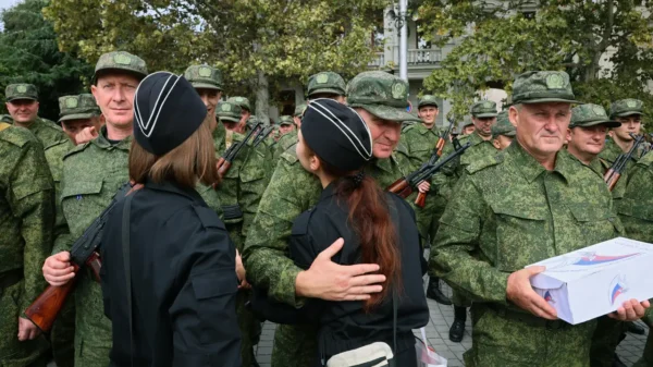 🖼 😡Силовики начали угрожать женам мобилизованных из «ДНР», которые вышли проте…